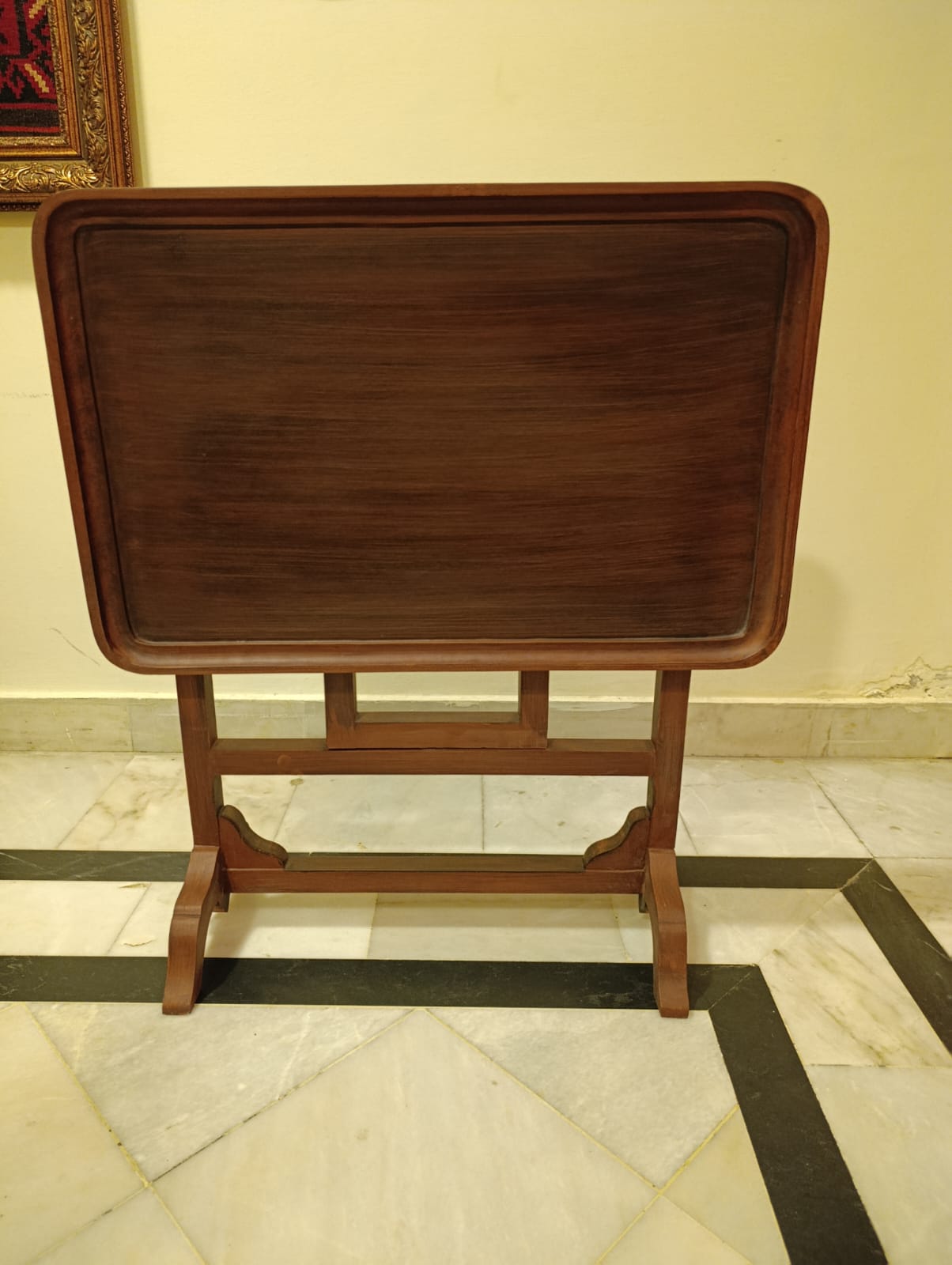 DASTKAAR TRAY TABLE